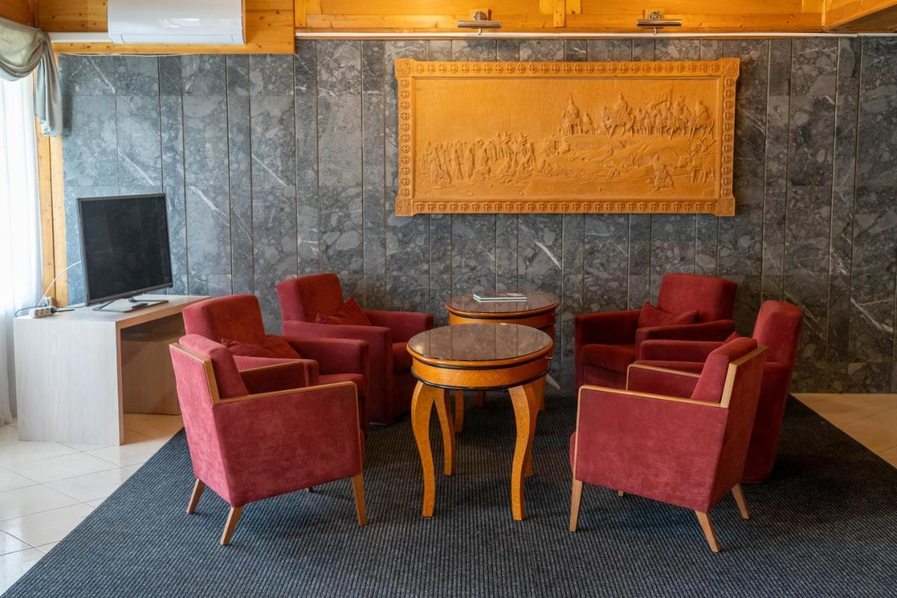 Majerik Hotel Хевиз Экстерьер фото