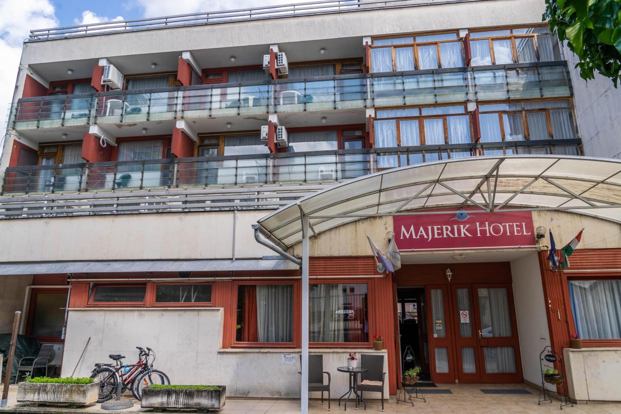 Majerik Hotel Хевиз Экстерьер фото