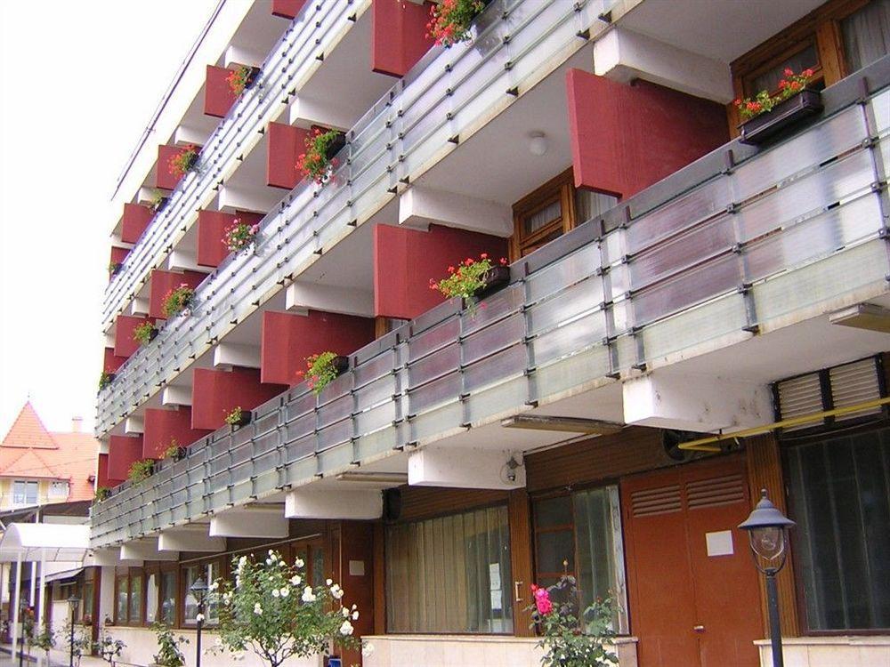 Majerik Hotel Хевиз Экстерьер фото