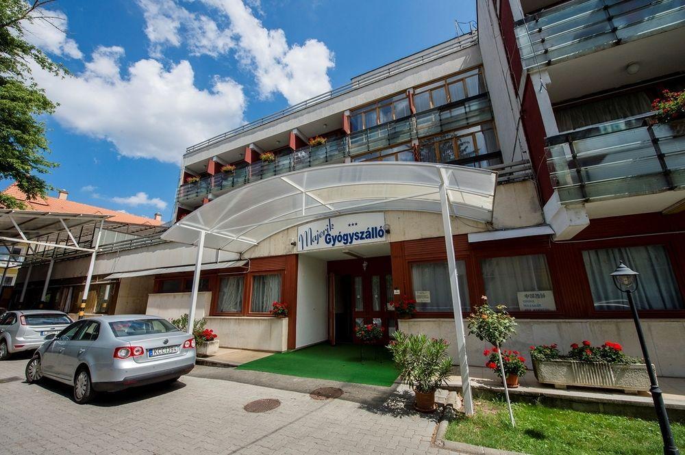 Majerik Hotel Хевиз Экстерьер фото