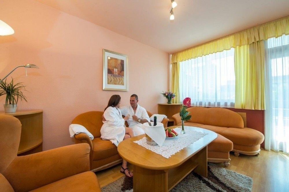Majerik Hotel Хевиз Экстерьер фото