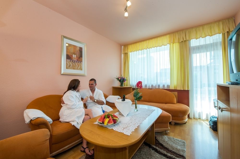 Majerik Hotel Хевиз Экстерьер фото