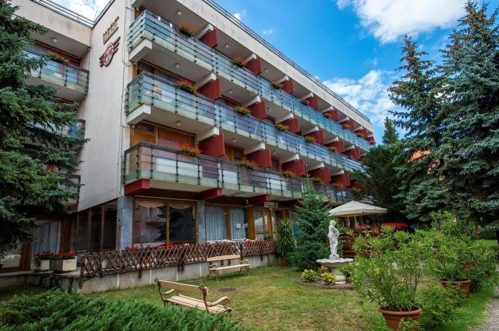 Majerik Hotel Хевиз Экстерьер фото