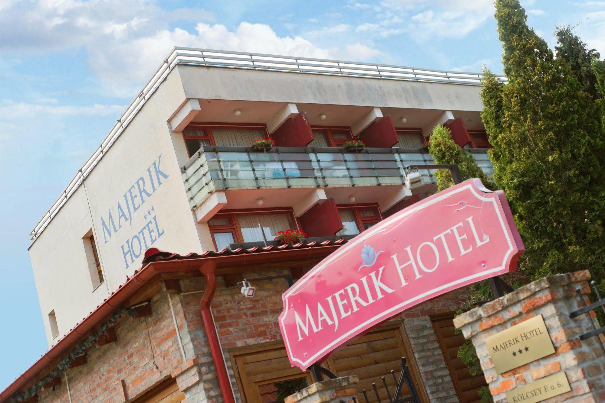 Majerik Hotel Хевиз Экстерьер фото