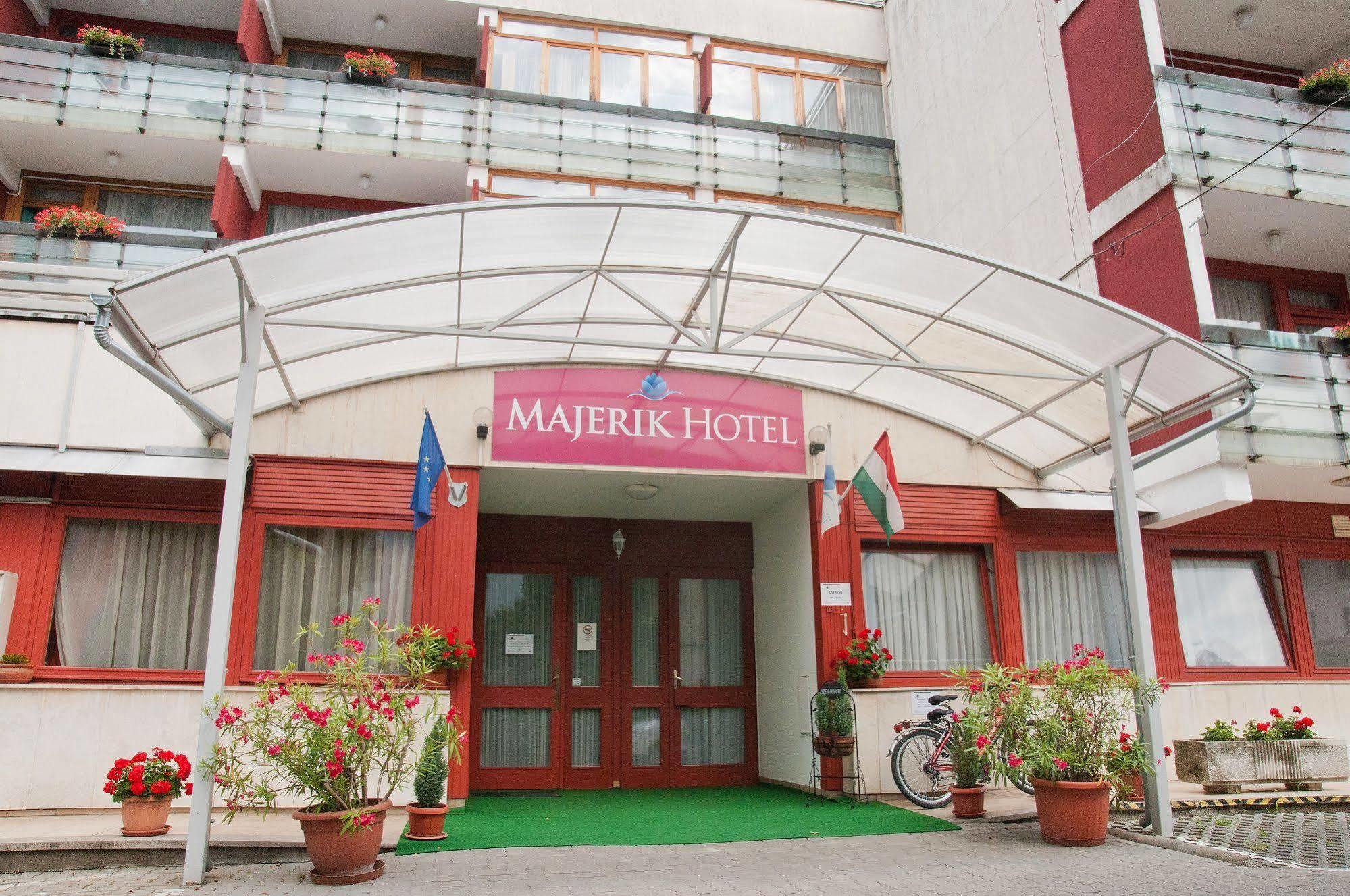 Majerik Hotel Хевиз Экстерьер фото