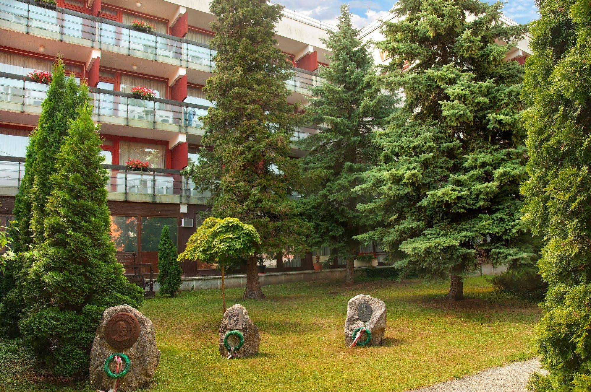 Majerik Hotel Хевиз Экстерьер фото